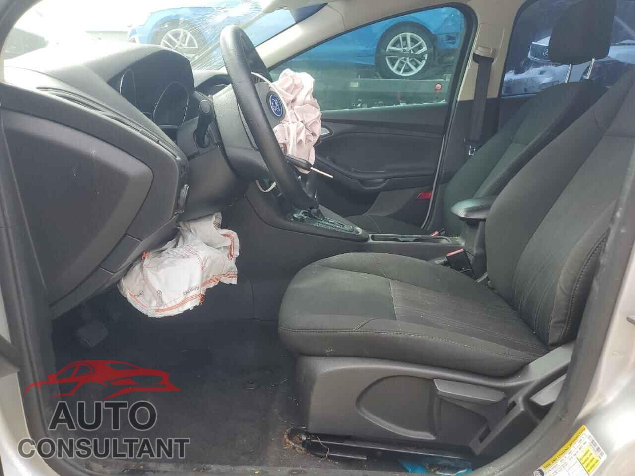 FORD FOCUS 2017 - 1FADP3K26HL311266