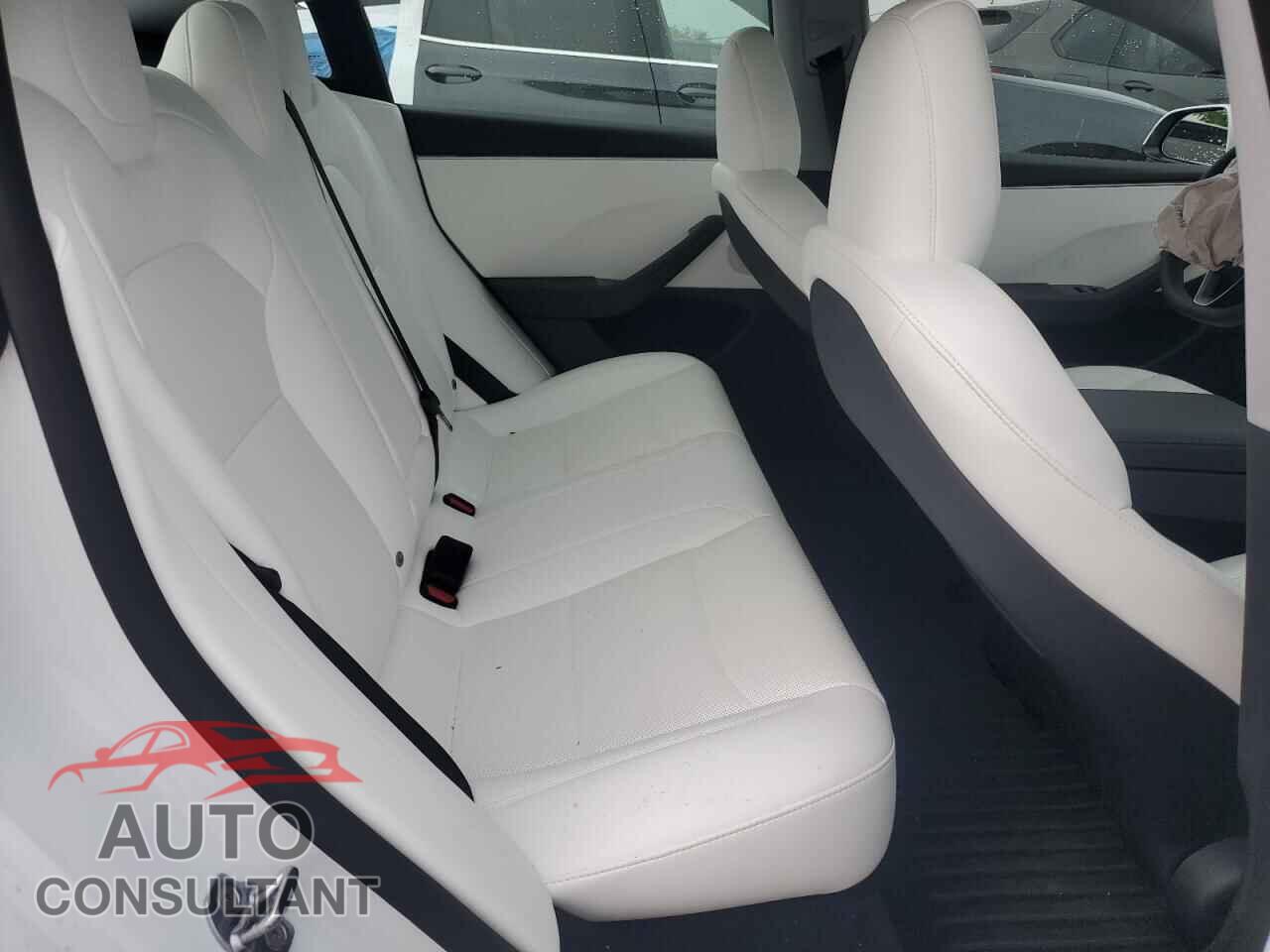 TESLA MODEL 3 2025 - 5YJ3E1EA4SF027678