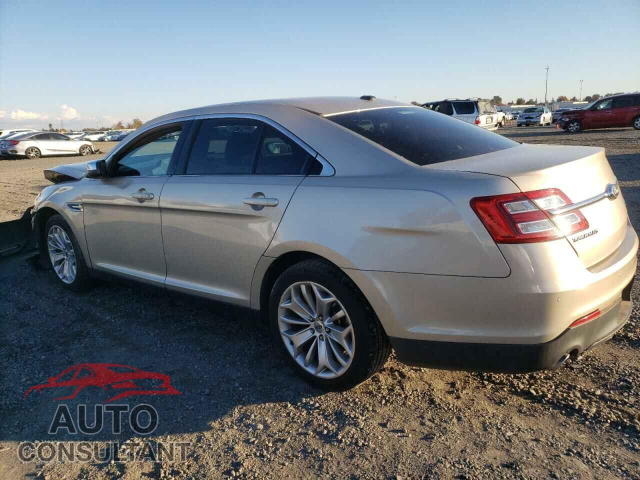FORD TAURUS 2018 - 1FAHP2F89JG109496