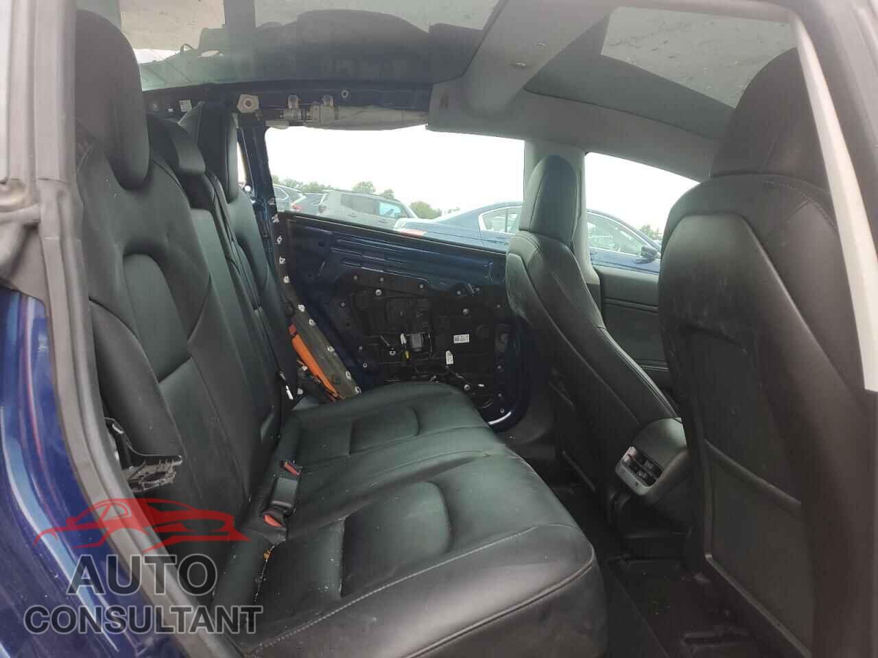 TESLA MODEL 3 2019 - 5YJ3E1EB1KF231153