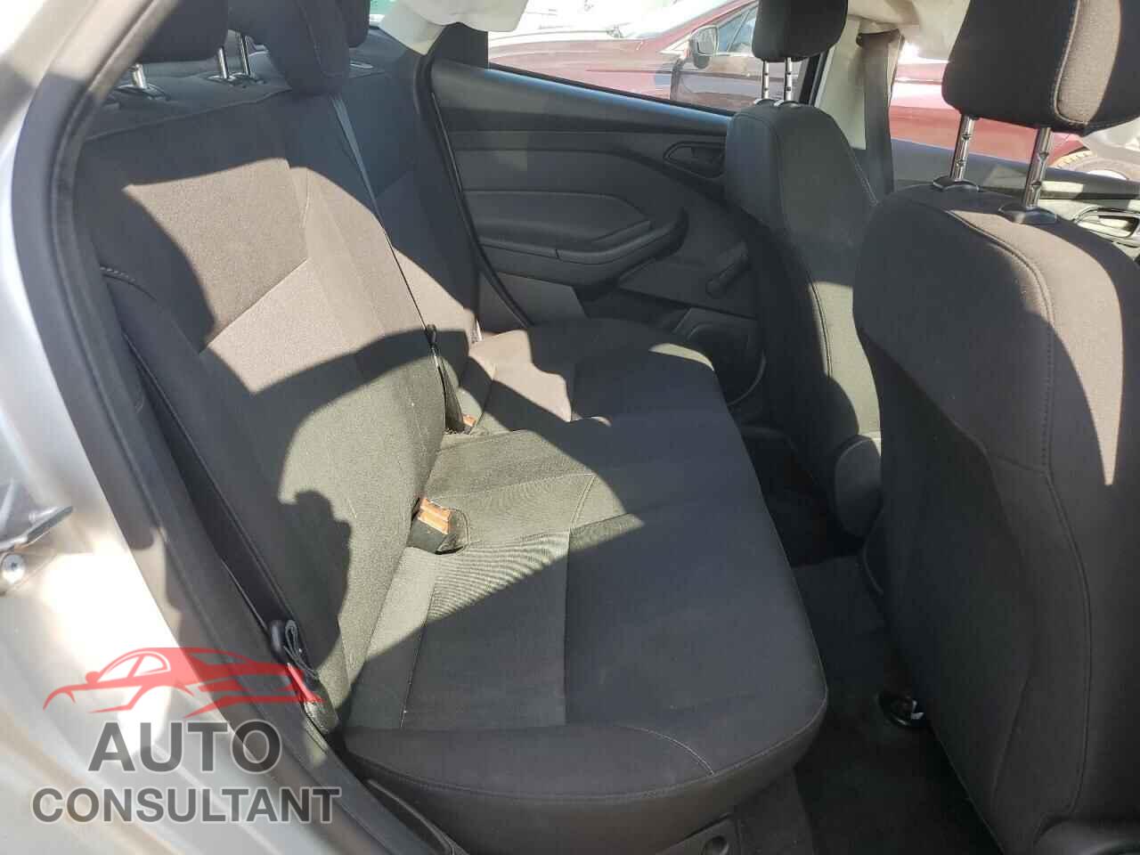 FORD FOCUS 2017 - 1FADP3E28HL336441