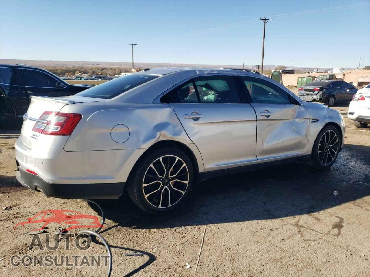 FORD TAURUS 2017 - 1FAHP2E82HG125731