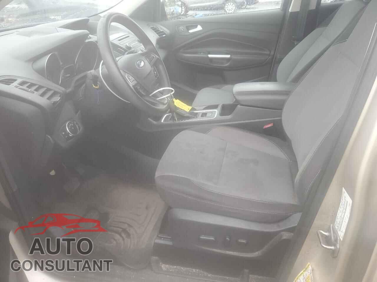 FORD ESCAPE 2017 - 1FMCU9GD4HUE00626