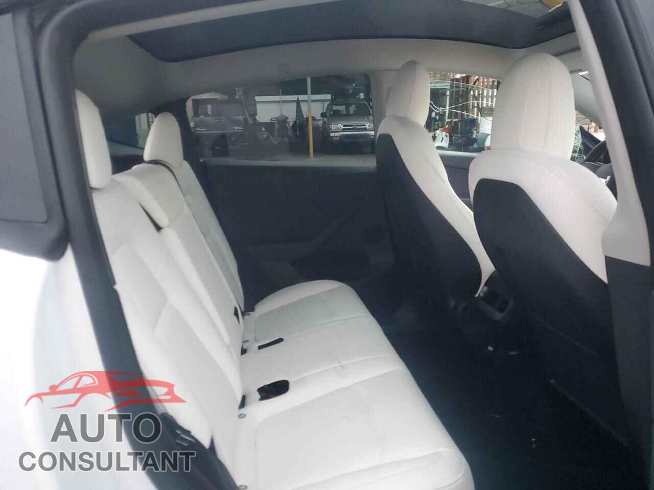 TESLA MODEL Y 2023 - 7SAYGDEE4PF624392