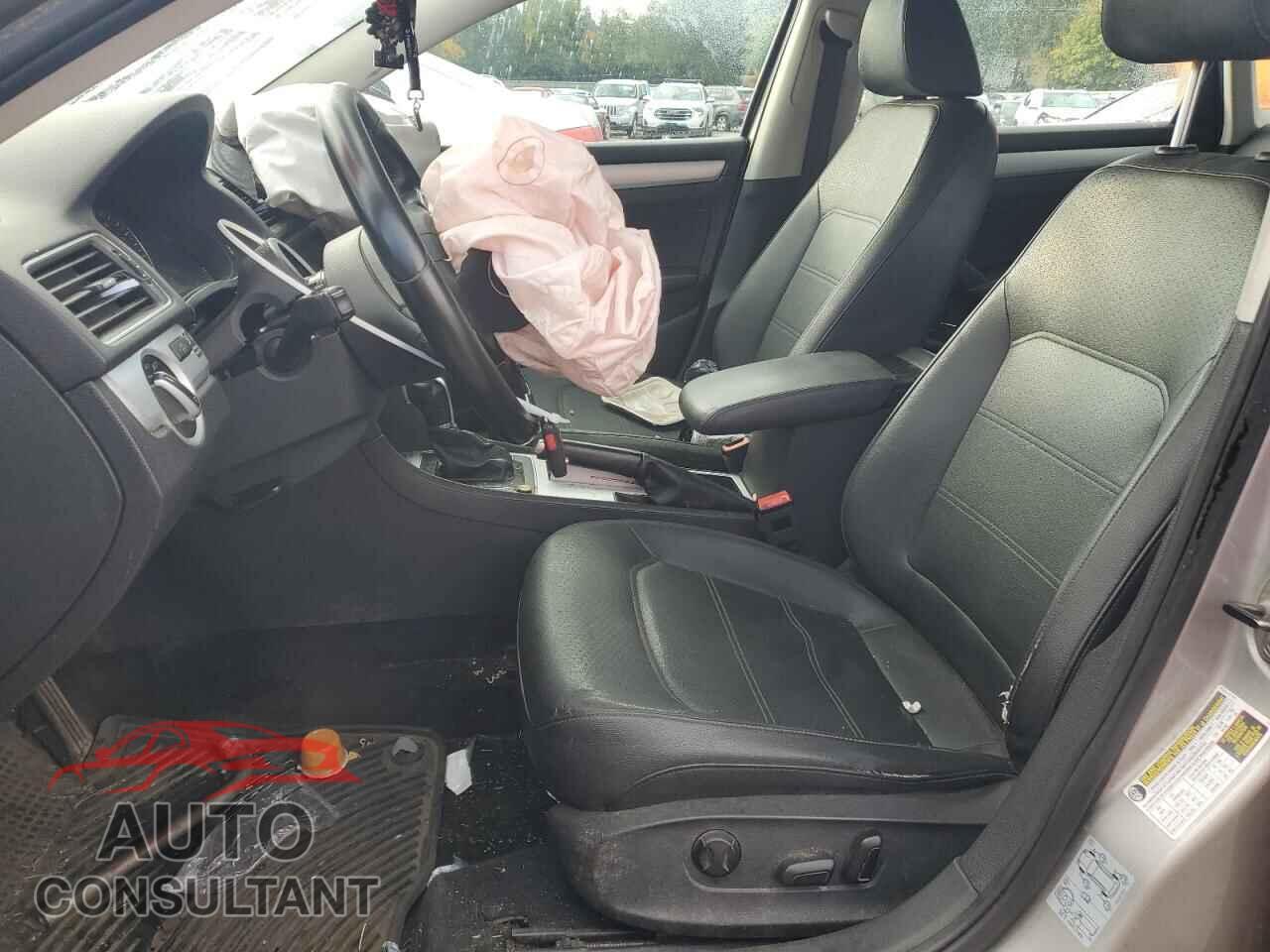 VOLKSWAGEN PASSAT 2012 - 1VWBN7A37CC102973