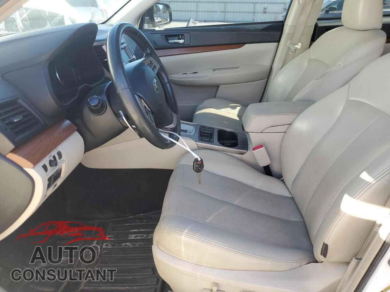 SUBARU OUTBACK 2014 - 4S4BRBLC8E3228636