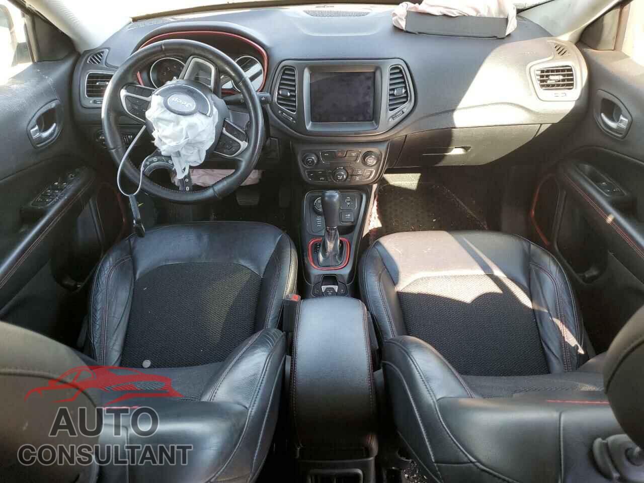 JEEP COMPASS 2018 - 3C4NJDDB6JT130343