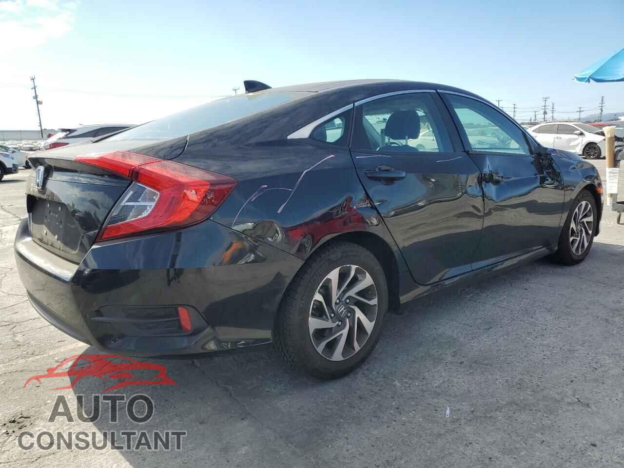 HONDA CIVIC 2018 - 2HGFC2F77JH583943