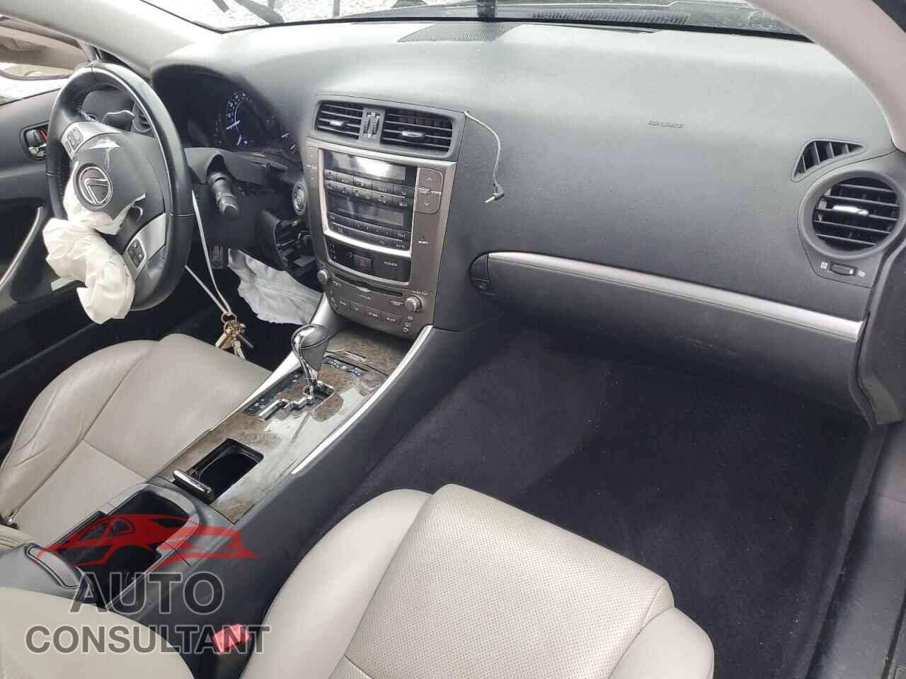 LEXUS IS 2011 - JTHFF2C20B2518472