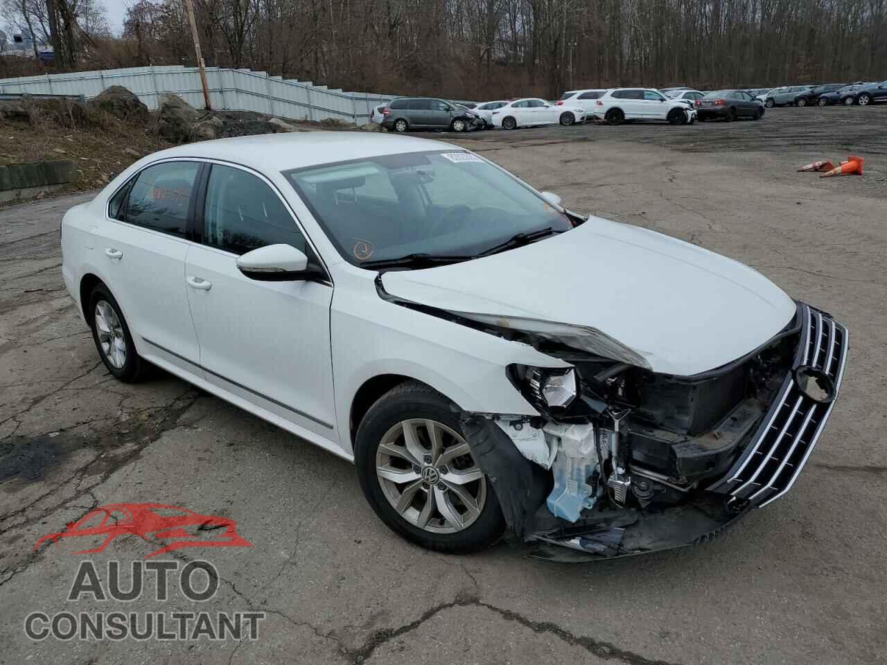 VOLKSWAGEN PASSAT 2017 - 1VWAT7A32HC037281
