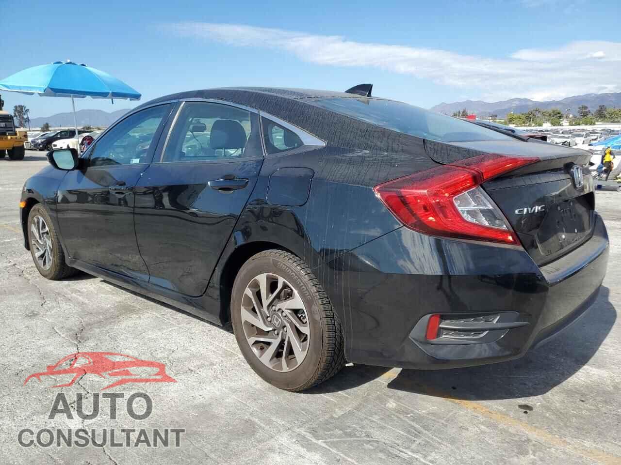 HONDA CIVIC 2018 - 2HGFC2F77JH583943