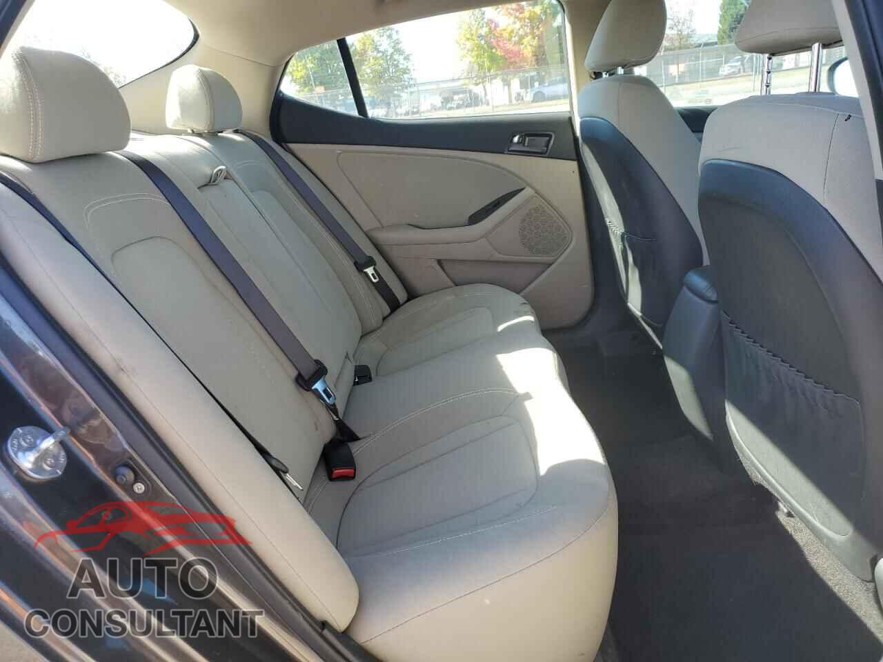 KIA OPTIMA 2011 - KNAGM4A71B5109477