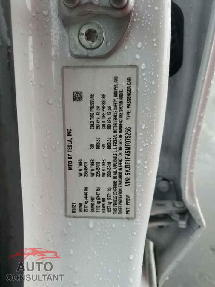 TESLA MODEL 3 2021 - 5YJ3E1EA5MF075256