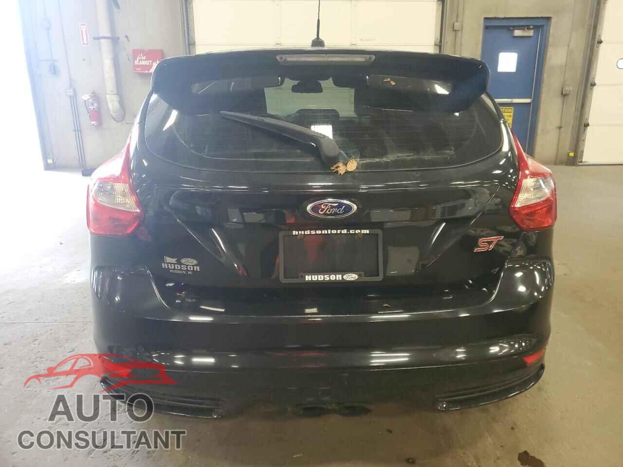 FORD FOCUS 2014 - 1FADP3L9XEL399147