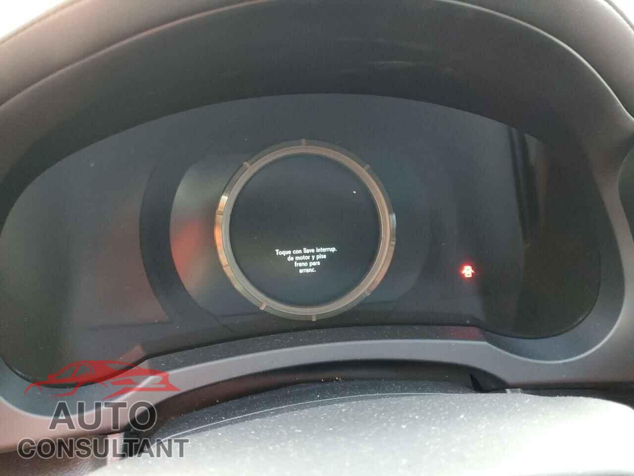 LEXUS IS 2017 - JTHCE1D20H5013232