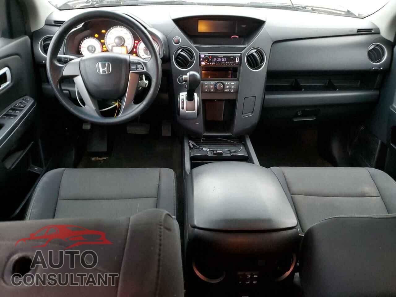 HONDA PILOT 2011 - 5FNYF4H27BB088452