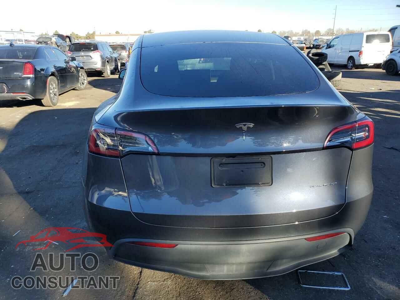 TESLA MODEL Y 2023 - 7SAYGDEE9PF844370