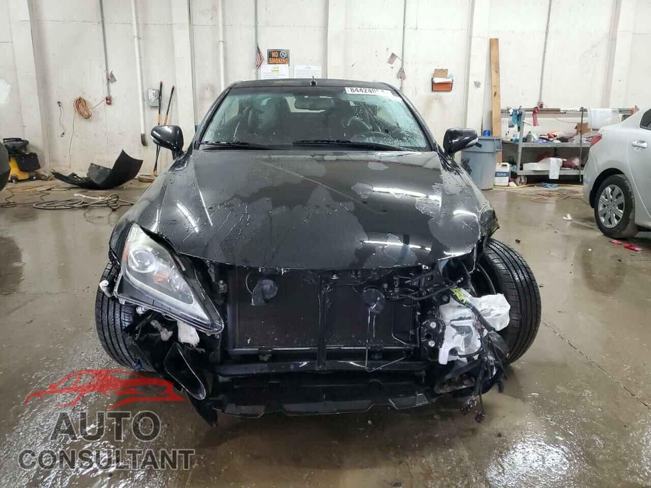 LEXUS IS 2011 - JTHFF2C22B2520711