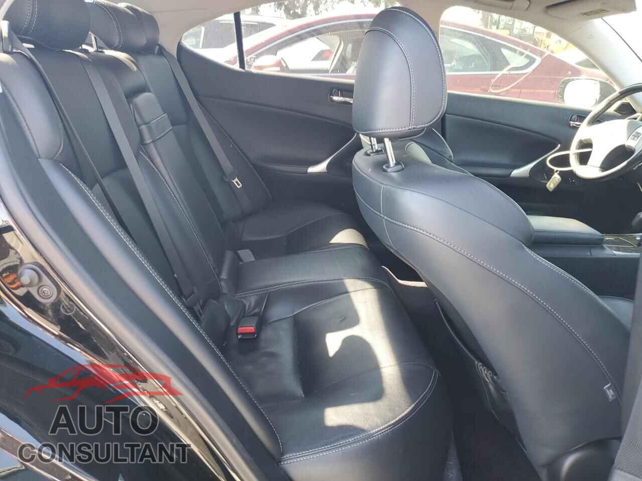 LEXUS IS 2011 - JTHBF5C28B5152940