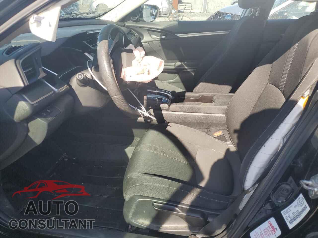 HONDA CIVIC 2018 - 2HGFC2F81JH006351