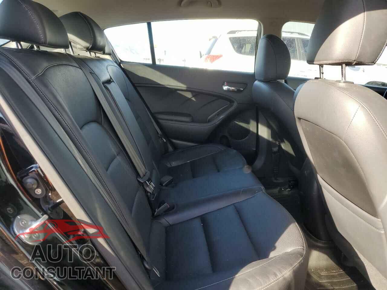 KIA FORTE 2017 - KNAFX5A82H5726638