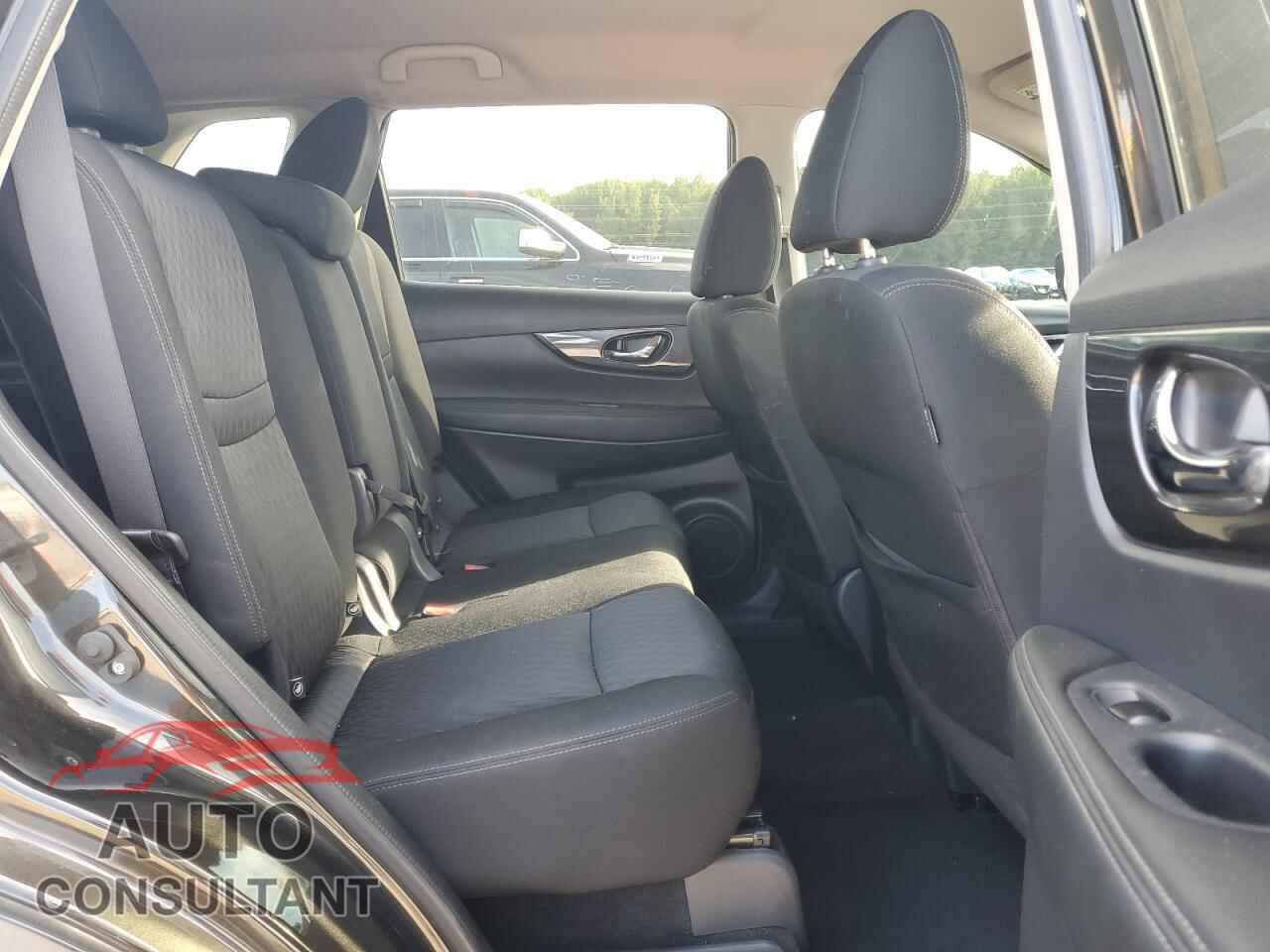 NISSAN ROGUE 2017 - KNMAT2MV4HP512795