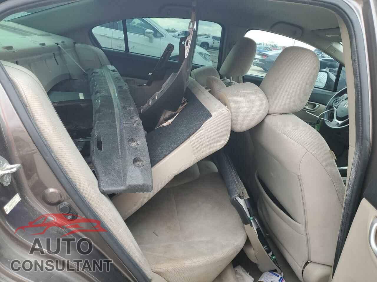 HONDA CIVIC 2012 - 2HGFB2F52CH570067