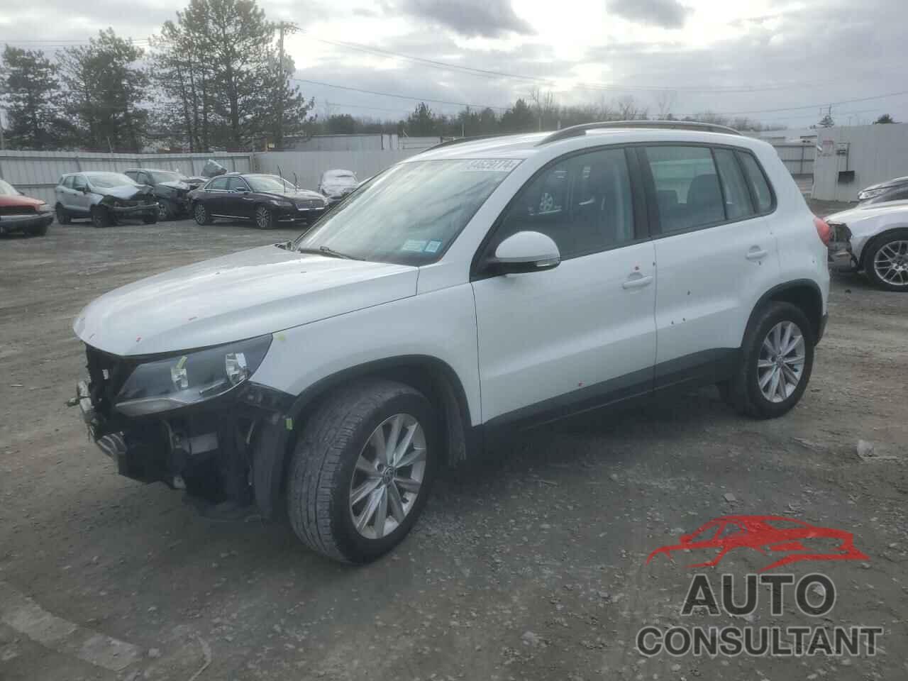 VOLKSWAGEN TIGUAN 2017 - WVGBV7AX8HK047416