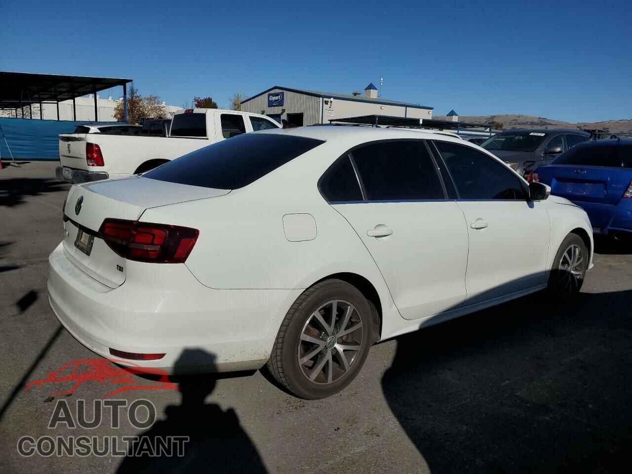VOLKSWAGEN JETTA 2018 - 3VWDB7AJ3JM220143