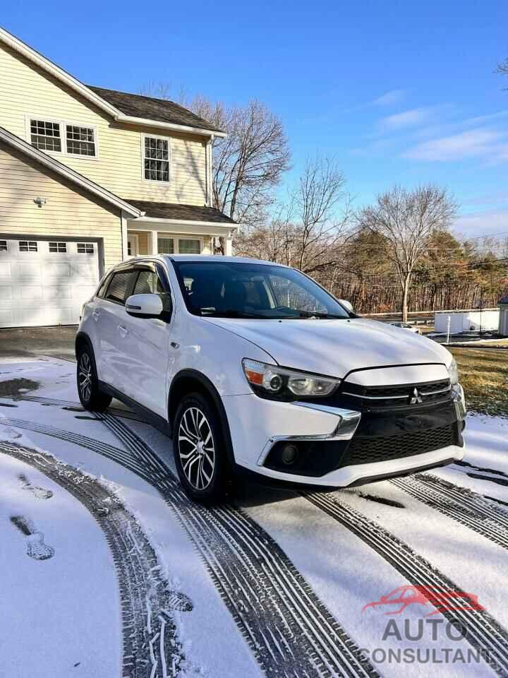 MITSUBISHI OUTLANDER 2018 - JA4AR3AU8JZ005919