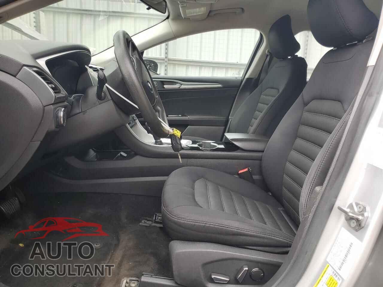 FORD FUSION 2015 - 1FA6P0H77F5118071