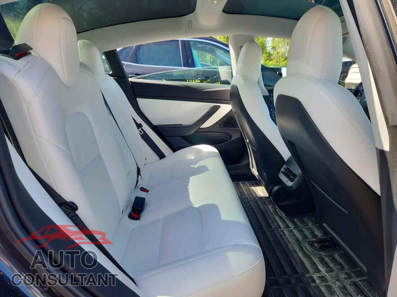 TESLA MODEL 3 2019 - 5YJ3E1EB2KF407272