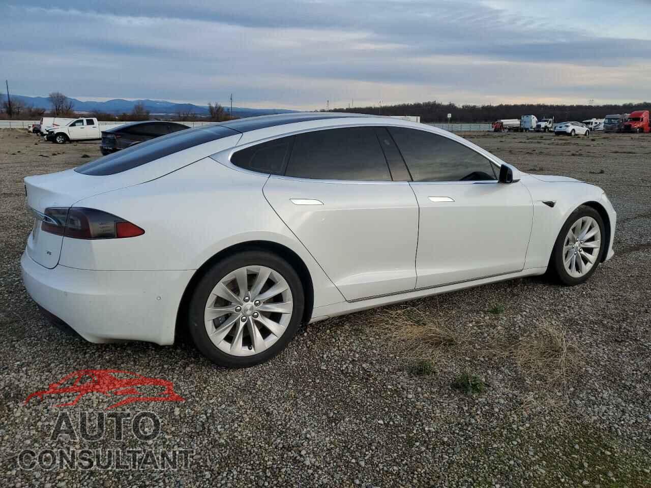 TESLA MODEL S 2017 - 5YJSA1E10HF202900