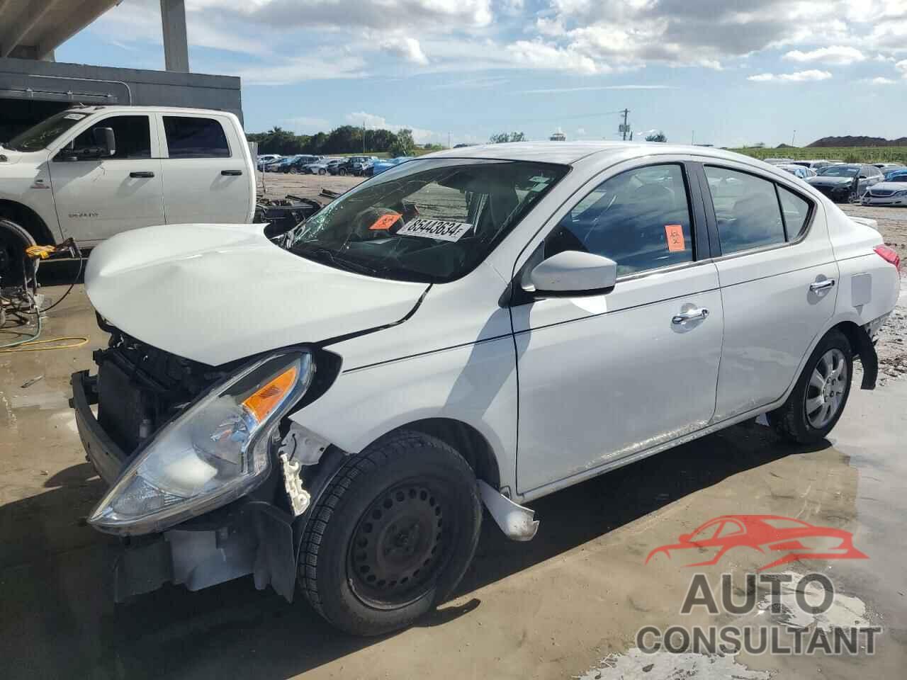 NISSAN VERSA 2018 - 3N1CN7AP6JL823493