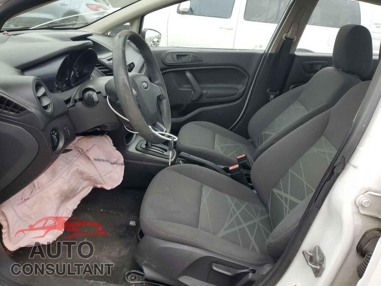 FORD FIESTA 2014 - 3FADP4AJ7EM189090