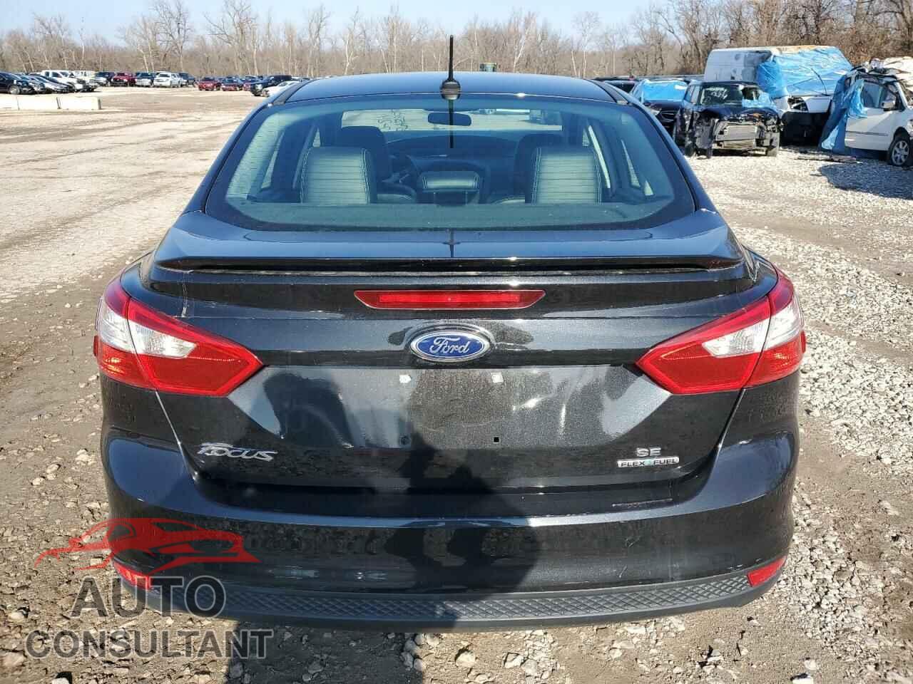 FORD FOCUS 2014 - 1FADP3F2XEL137188