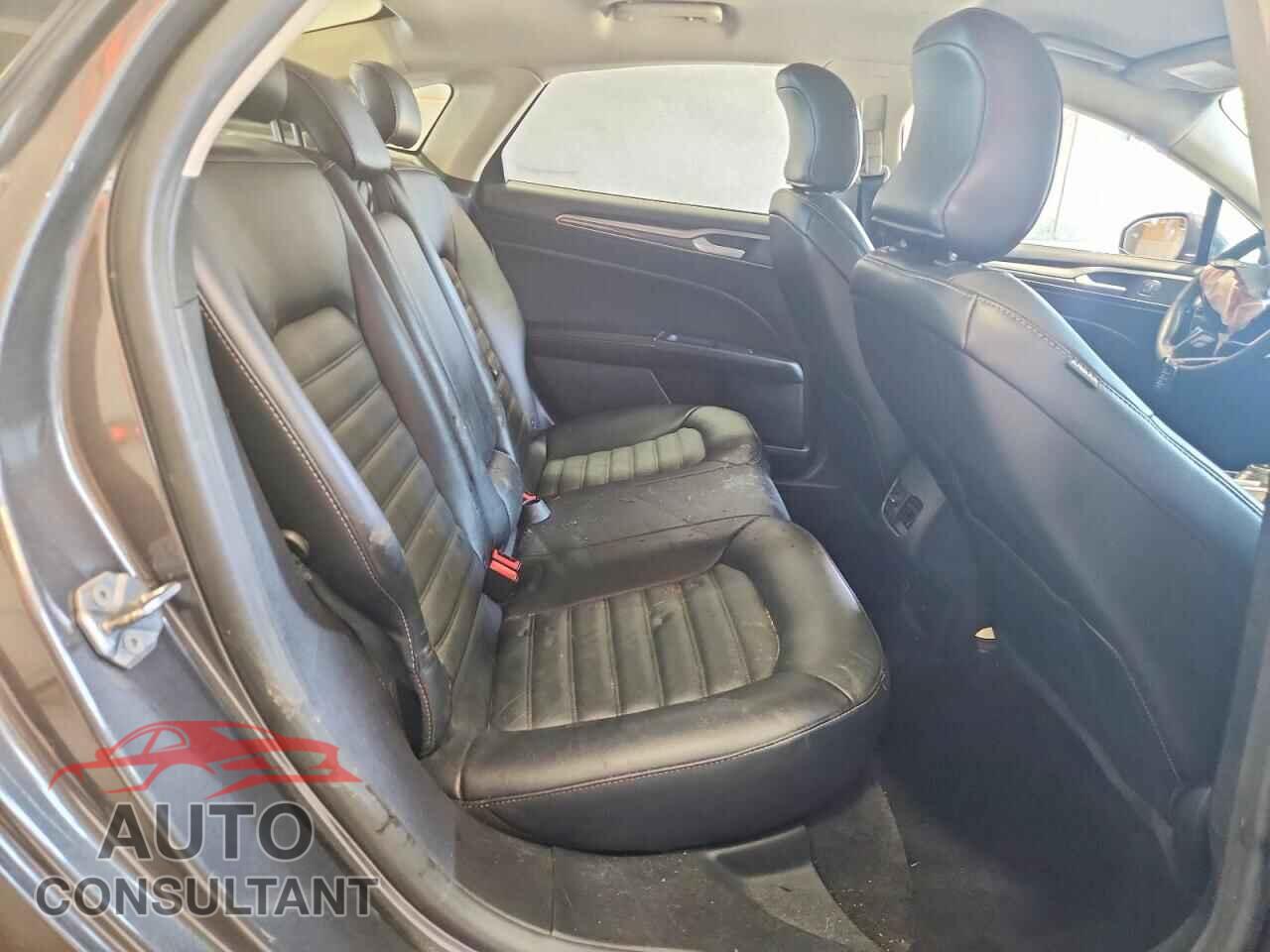 FORD FUSION 2018 - 3FA6P0LU0JR207841