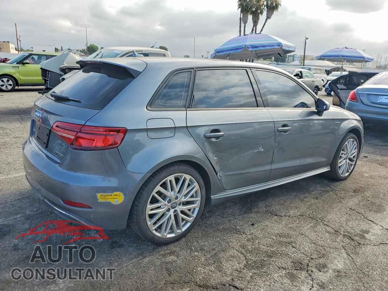 AUDI A3 2018 - WAUUPBFF5JA067934