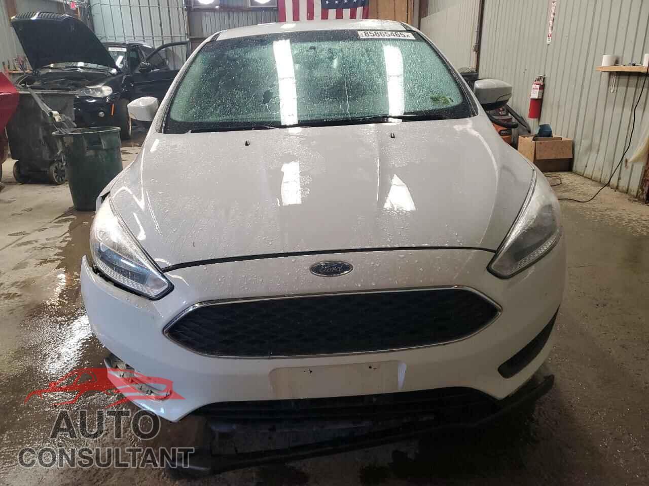 FORD FOCUS 2017 - 1FADP3F25HL257131