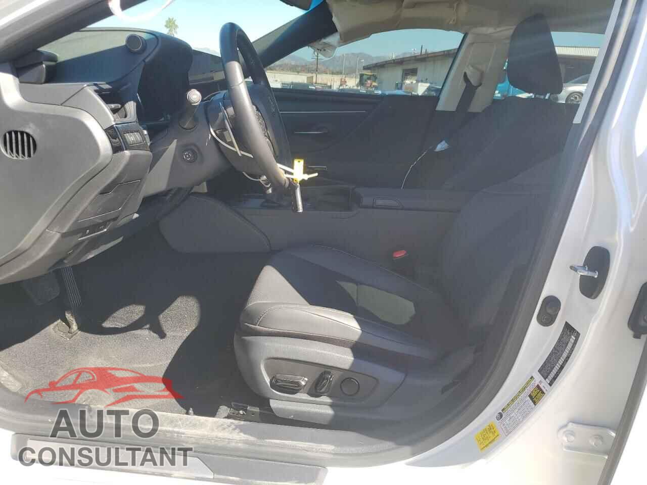 LEXUS ES300 2024 - 58ADA1C11RU048593