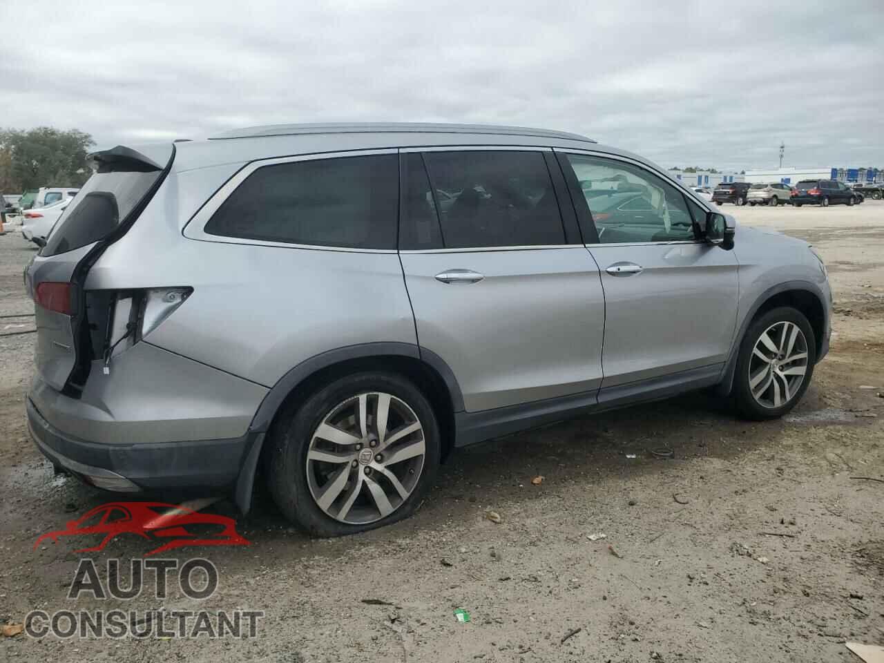HONDA PILOT 2017 - 5FNYF5H96HB007176