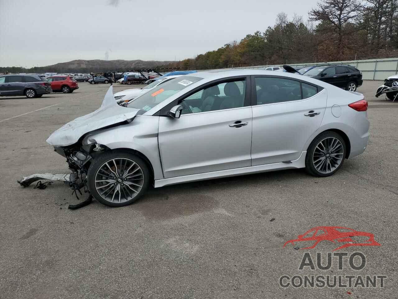 HYUNDAI ELANTRA 2018 - KMHD04LB1JU704851