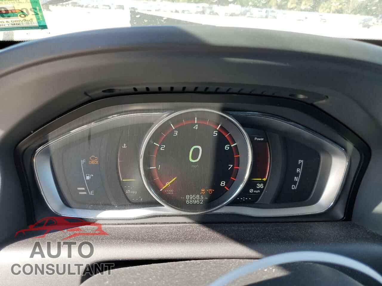 VOLVO XC60 2017 - YV449MRUXH2035887