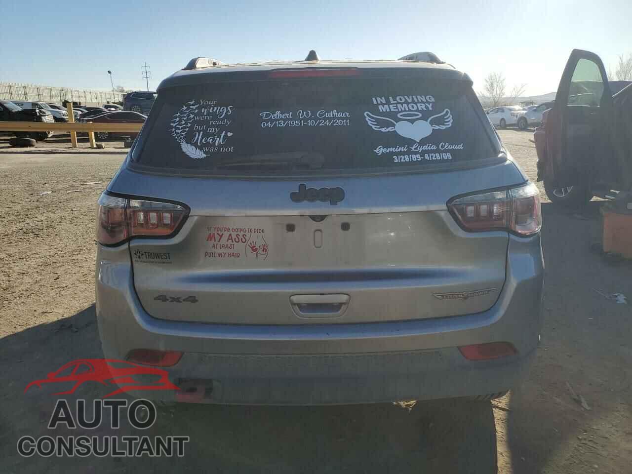 JEEP COMPASS 2019 - 3C4NJDDB8KT748104