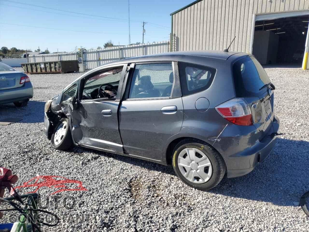 HONDA FIT 2013 - JHMGE8H32DC003868