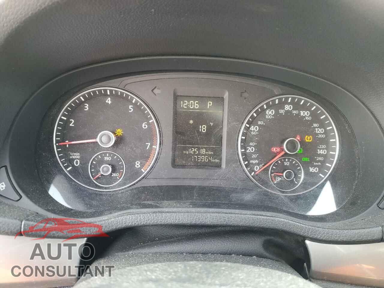 VOLKSWAGEN PASSAT 2012 - 1VWAP7A37CC033756