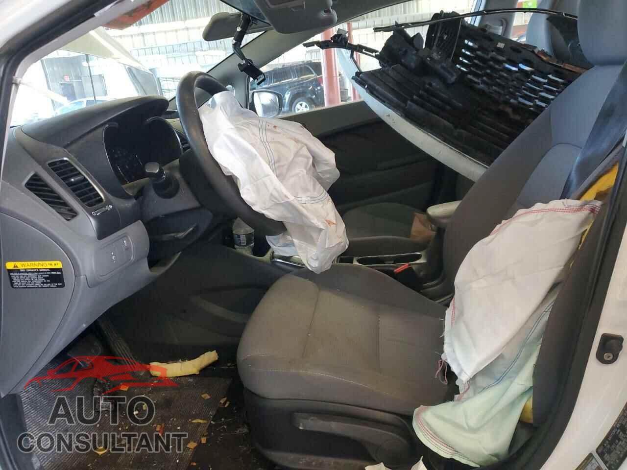 KIA FORTE 2017 - 3KPFK4A76HE090488
