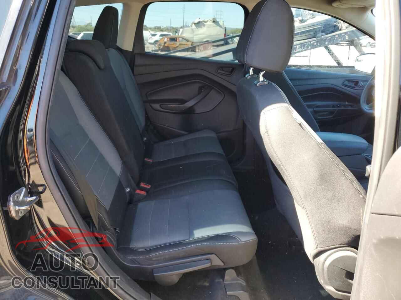 FORD ESCAPE 2017 - 1FMCU0F79HUE37016