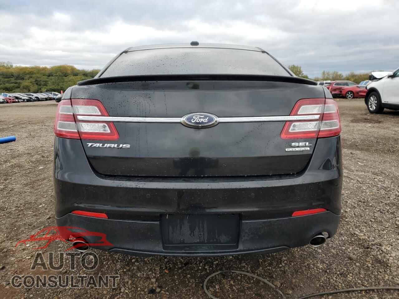 FORD TAURUS 2015 - 1FAHP2E85FG180106