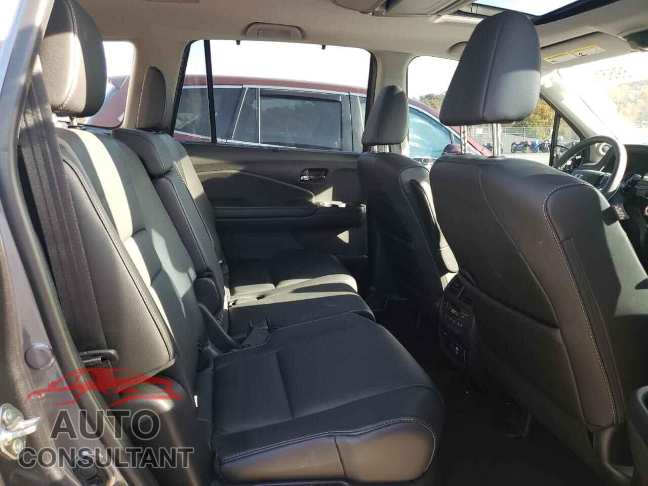 HONDA PILOT 2019 - 5FNYF6H94KB074548